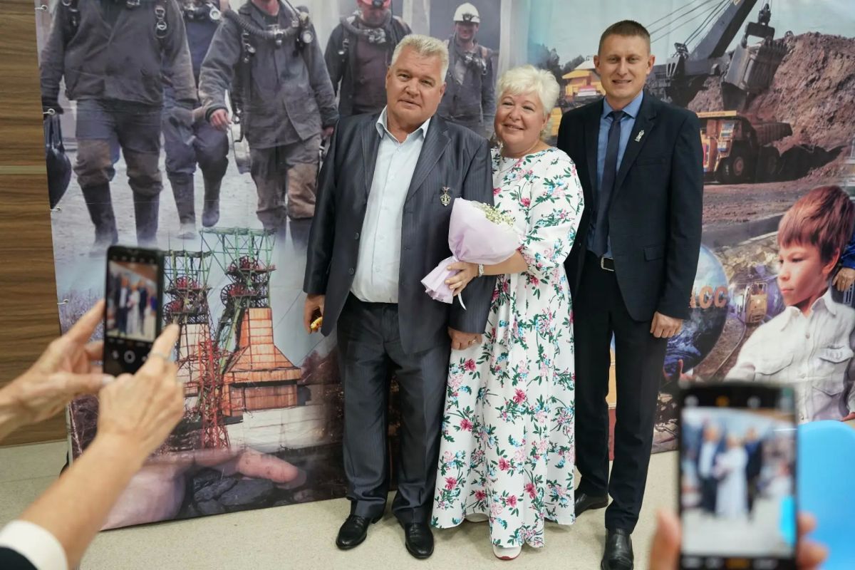 В жилом районе Лесная Поляна чествовали шахтёров В жилом районе Лесная Поляна чествовали шахтёров
