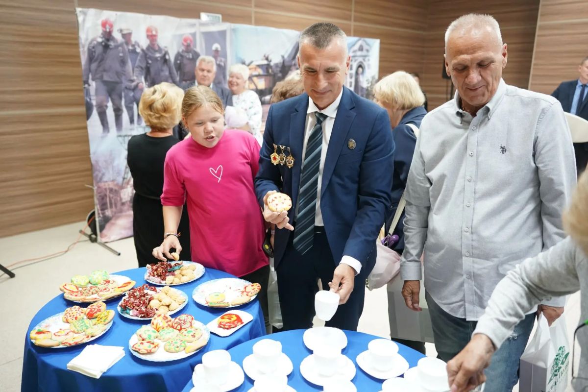 В жилом районе Лесная Поляна чествовали шахтёров В жилом районе Лесная Поляна чествовали шахтёров