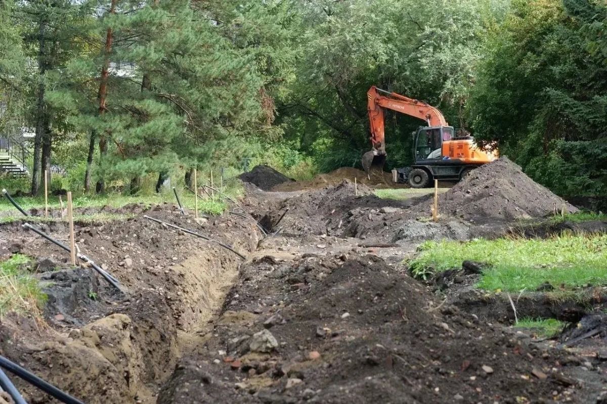 В Кемерове продолжается капитальный ремонт парка «Антошка» В Кемерове продолжается капитальный ремонт парка «Антошка»