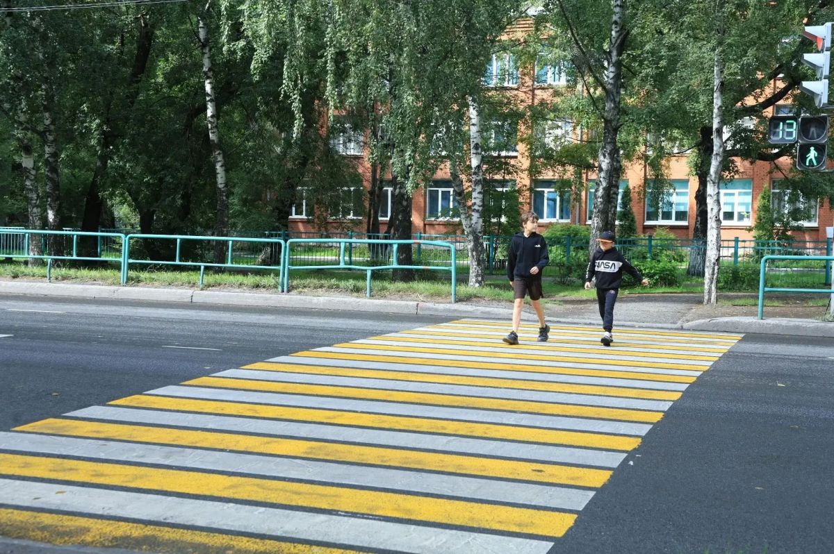 В Новокузнецке в рамках нацпроекта «Инфраструктура для жизни» обновляют дороги, ведущие к школам