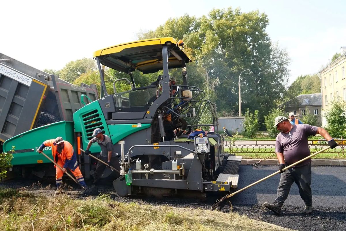 В Кемерове приступили к асфальтированию улицы Невьянской в поселке Предзаводском В Кемерове приступили к асфальтированию улицы Невьянской в поселке Предзаводском