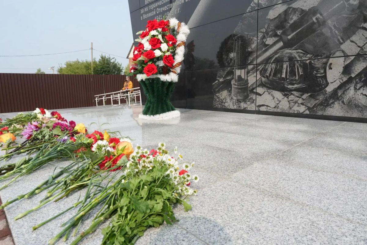 В канун Дня шахтёра в Рудничном районе города состоялась памятная церемония В канун Дня шахтёра в Рудничном районе города состоялась памятная церемония