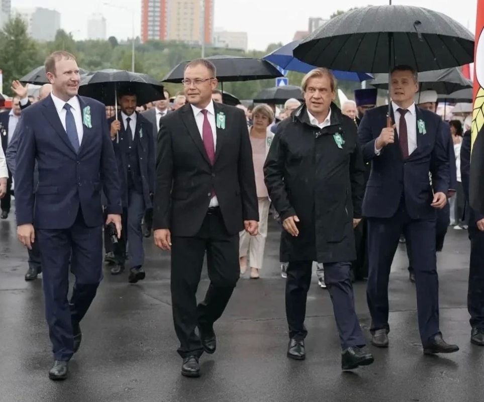#деньшахтёра2026. Более четырех тысяч шахтеров приняли участие в параде на Московской площади в Кемерове #деньшахтёра2026. Более четырех тысяч шахтеров приняли участие в параде на Московской площади в Кемерове