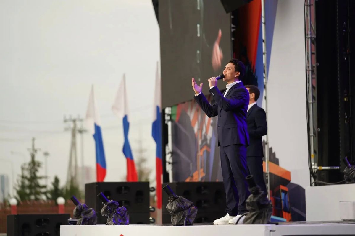 Патриотический фестиваль «Русское лето» #ZaРоссию стартовал на Московской площади в Кемерове Патриотический фестиваль «Русское лето» #ZaРоссию стартовал на Московской площади в Кемерове