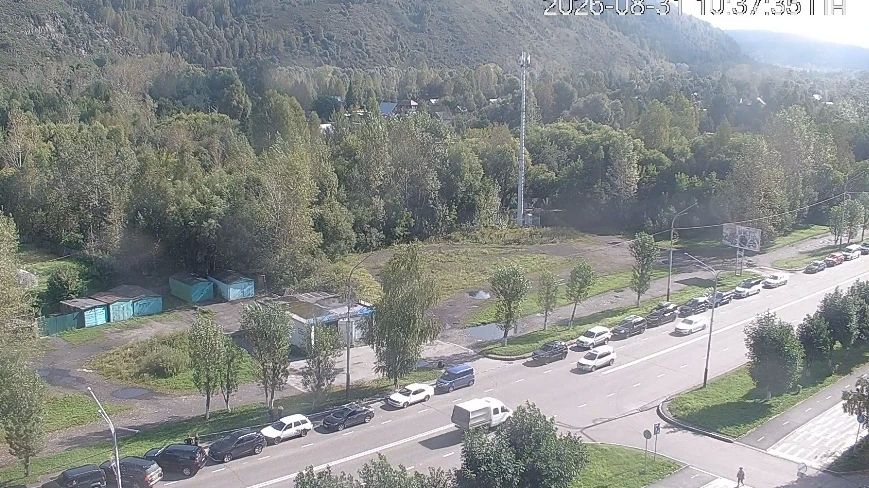 Жители Междуреченска вынуждены стоять в очередях на АЗС Жители Междуреченска вынуждены стоять в очередях на АЗС