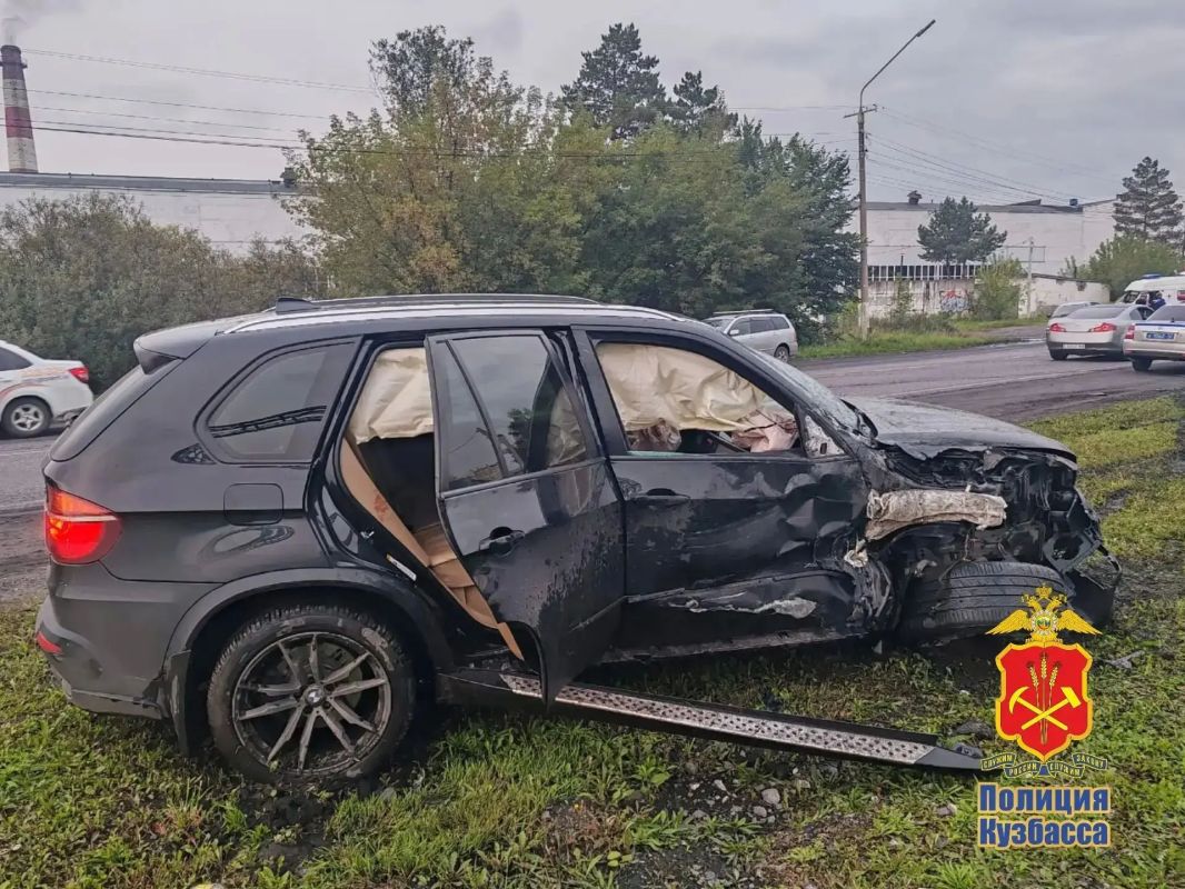 Пациентов в автомобиле не было: в полиции Кузбасса рассказали подробности аварии с участием машины скорой помощи в Мысках Пациентов в автомобиле не было: в полиции Кузбасса рассказали подробности аварии с участием машины скорой помощи в Мысках