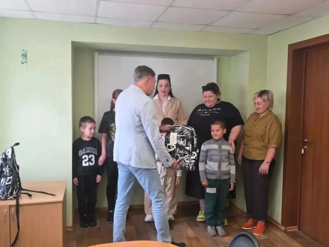 Областные депутаты оказали помощь школьникам региона и образовательным учреждениям Областные депутаты оказали помощь школьникам региона и образовательным учреждениям