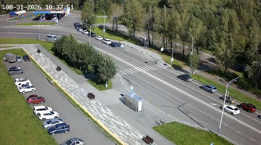 Жители Междуреченска вынуждены стоять в очередях на АЗС Жители Междуреченска вынуждены стоять в очередях на АЗС