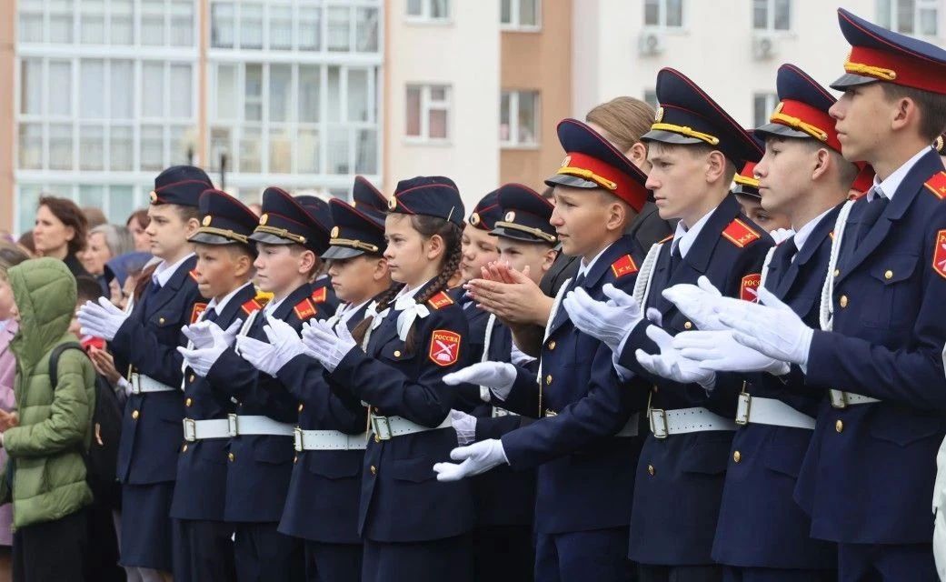 В Кемерове в День знаний открыт кадетский класс полиции имени участника Великой Отечественной войны, ветерана МВД, полковника милиции в отставке Николая Сячина В Кемерове в День знаний открыт кадетский класс полиции имени участника Великой Отечественной войны, ветерана МВД, полковника милиции в отставке Николая Сячина