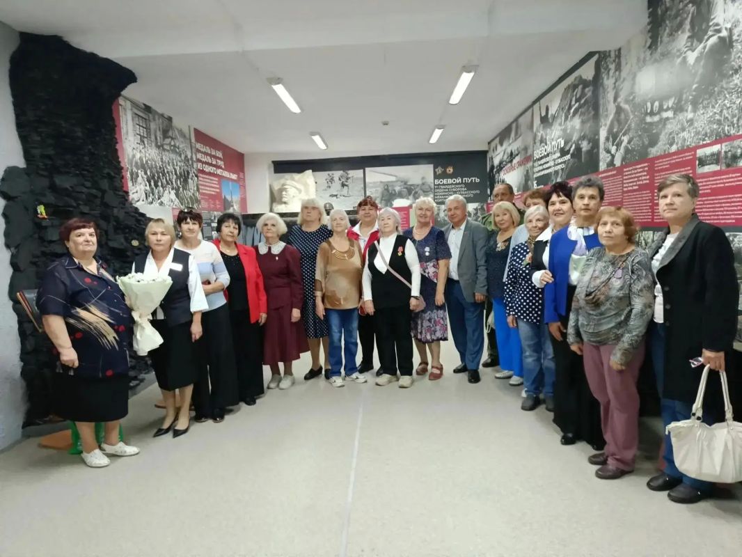 В День знаний в школе №74 Кировского района распахнул двери обновлённый музей В День знаний в школе №74 Кировского района распахнул двери обновлённый музей
