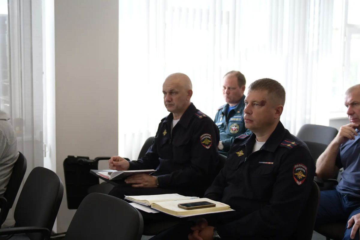 Сегодня в малом зале администрации состоялось заседание городской комиссии по обеспечению безопасности людей на водных объектах Сегодня в малом зале администрации состоялось заседание городской комиссии по обеспечению безопасности людей на водных объектах