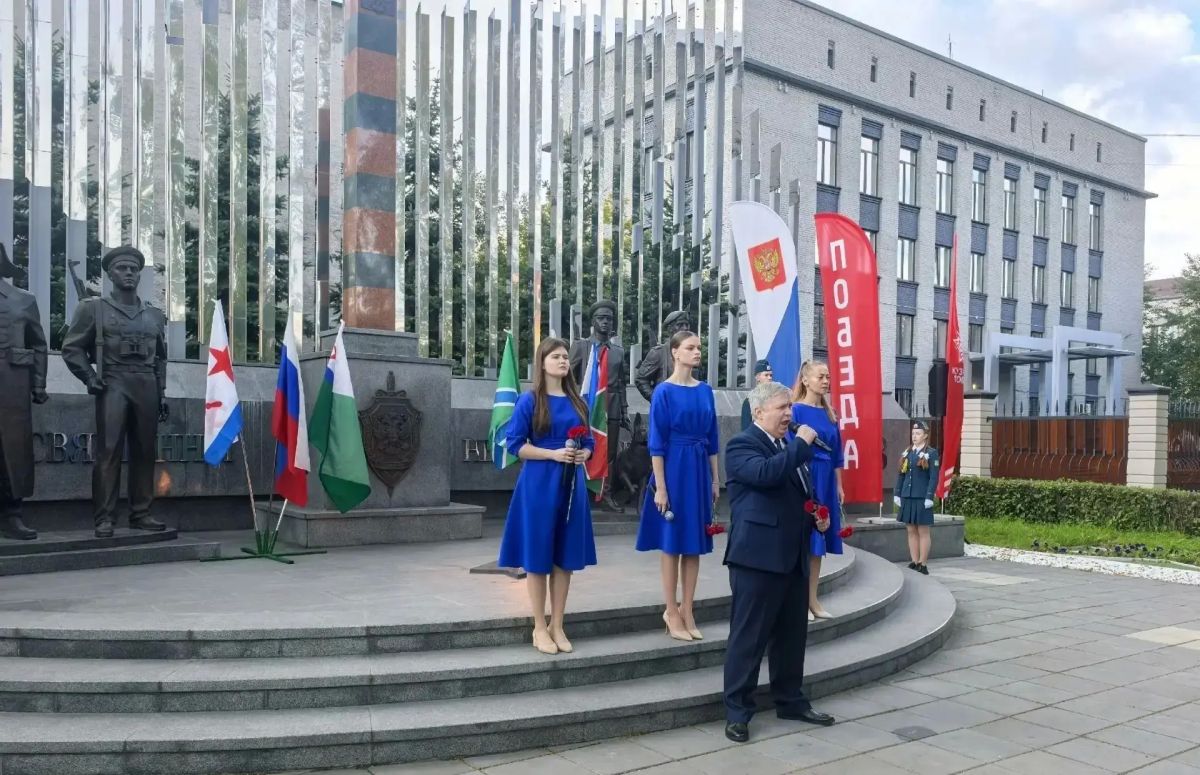 В День солидарности в борьбе с терроризмом в разных районах Новокузнецка прошли памятные акции, уроки мужества, классные часы и информационные встречи В День солидарности в борьбе с терроризмом в разных районах Новокузнецка прошли памятные акции, уроки мужества, классные часы и информационные встречи