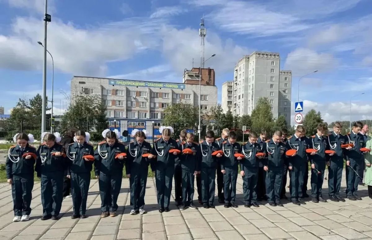 В День солидарности в борьбе с терроризмом в разных районах Новокузнецка прошли памятные акции, уроки мужества, классные часы и информационные встречи В День солидарности в борьбе с терроризмом в разных районах Новокузнецка прошли памятные акции, уроки мужества, классные часы и информационные встречи