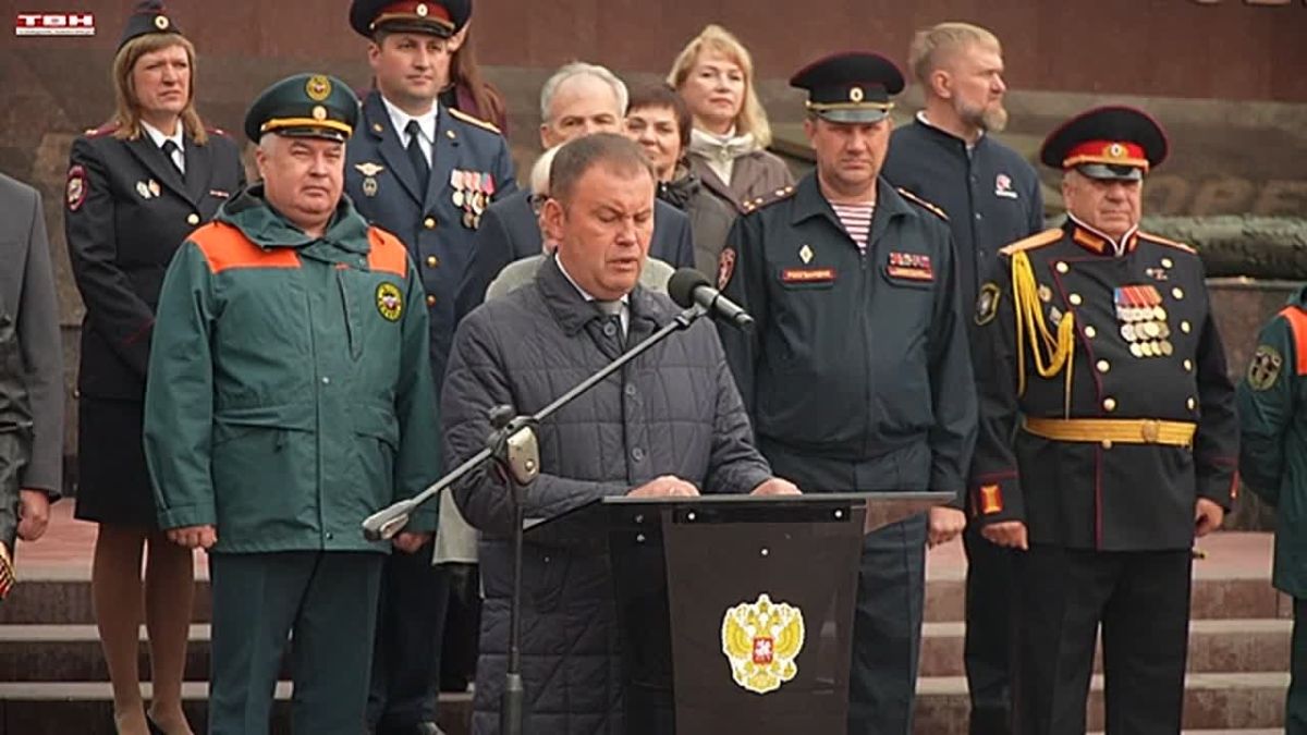 Линейка кадетов у мемориала Воину-Освободителю