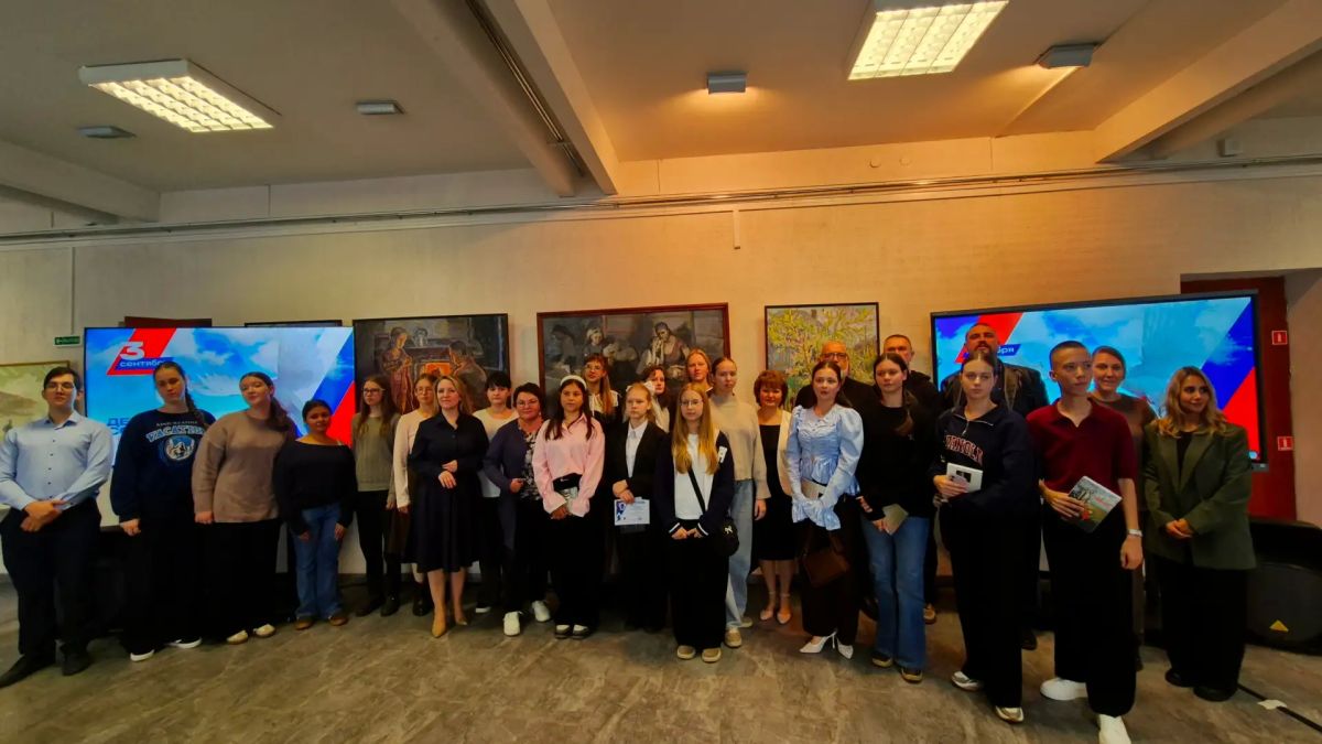 Кузбасс сказал «нет» терроризму: в Кузбасском художественном колледже состоялось открытие выставки работ финалистов регионального конкурса «Дети и молодежь против терроризма и экстремизма» Кузбасс сказал «нет» терроризму: в Кузбасском художественном колледже состоялось открытие выставки работ финалистов регионального конкурса «Дети и молодежь против терроризма и экстремизма»