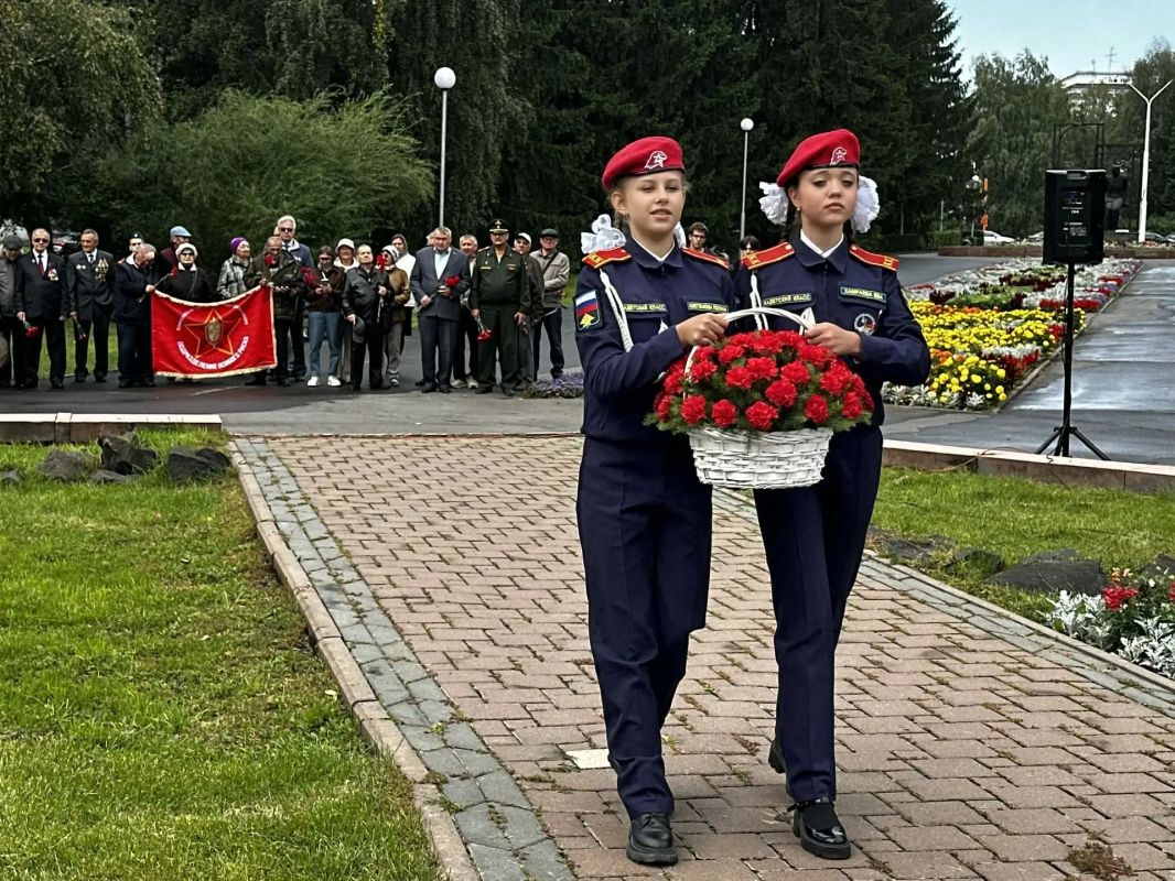 В честь Дня специалиста по ядерному обеспечению в Кемерове состоялась памятная акция В честь Дня специалиста по ядерному обеспечению в Кемерове состоялась памятная акция
