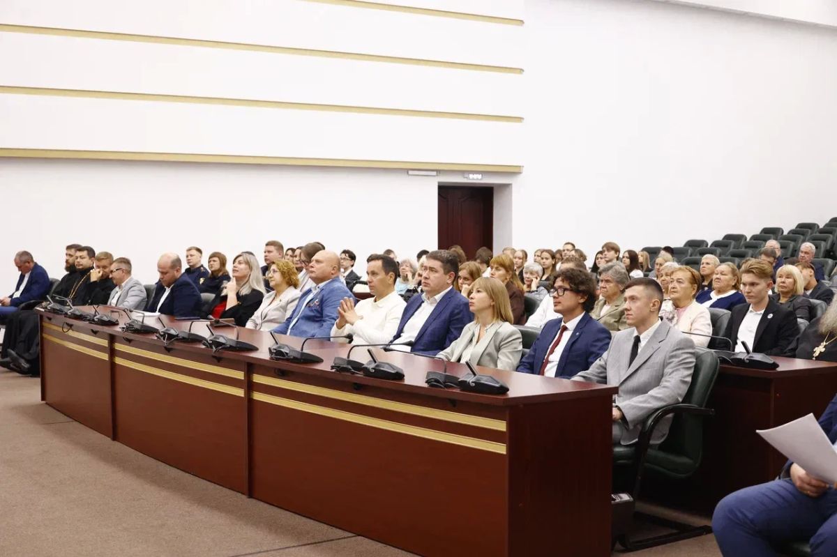 В Парламенте Кузбасса обсудили меры по защите семьи, материнства и детства В Парламенте Кузбасса обсудили меры по защите семьи, материнства и детства