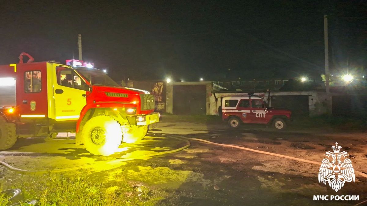 В Киселёвске при пожаре в гараже погиб человек В Киселёвске при пожаре в гараже погиб человек
