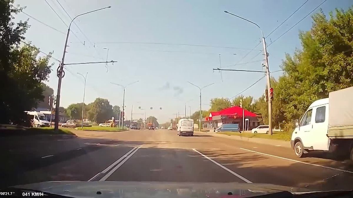 В Новокузнецке благодаря участнику «Мобильного патруля» оштрафован автомобилист, который проехал на запрещающий сигнал светофора