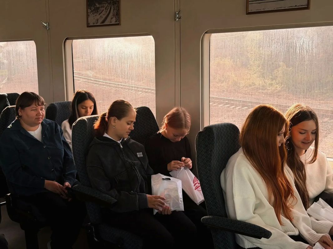 В Кемерово транспортная полиция провела пресс-тур для школьников и журналистов о правилах безопасности на железной дороге В Кемерово транспортная полиция провела пресс-тур для школьников и журналистов о правилах безопасности на железной дороге