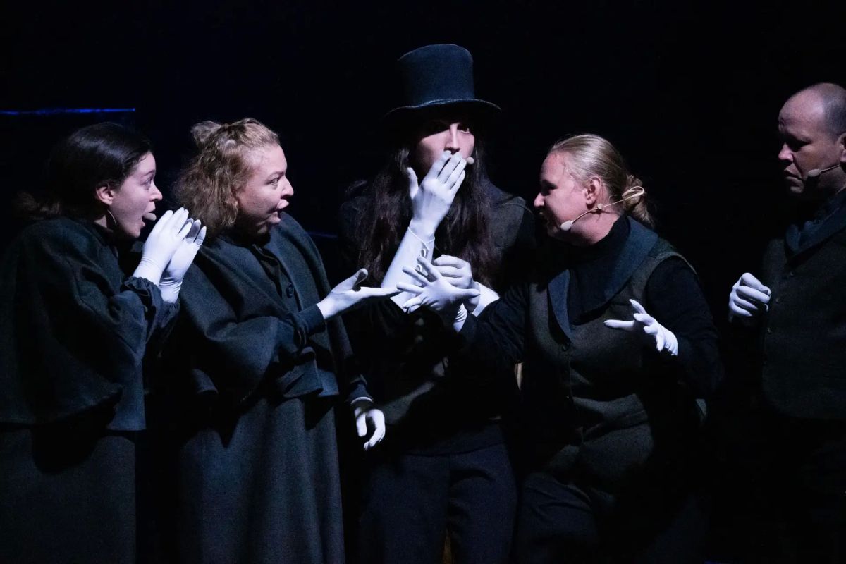 В Театре кукол «Сказ» им. В. Машкова прошла премьера спектакля «Шинель» В Театре кукол «Сказ» им. В. Машкова прошла премьера спектакля «Шинель»