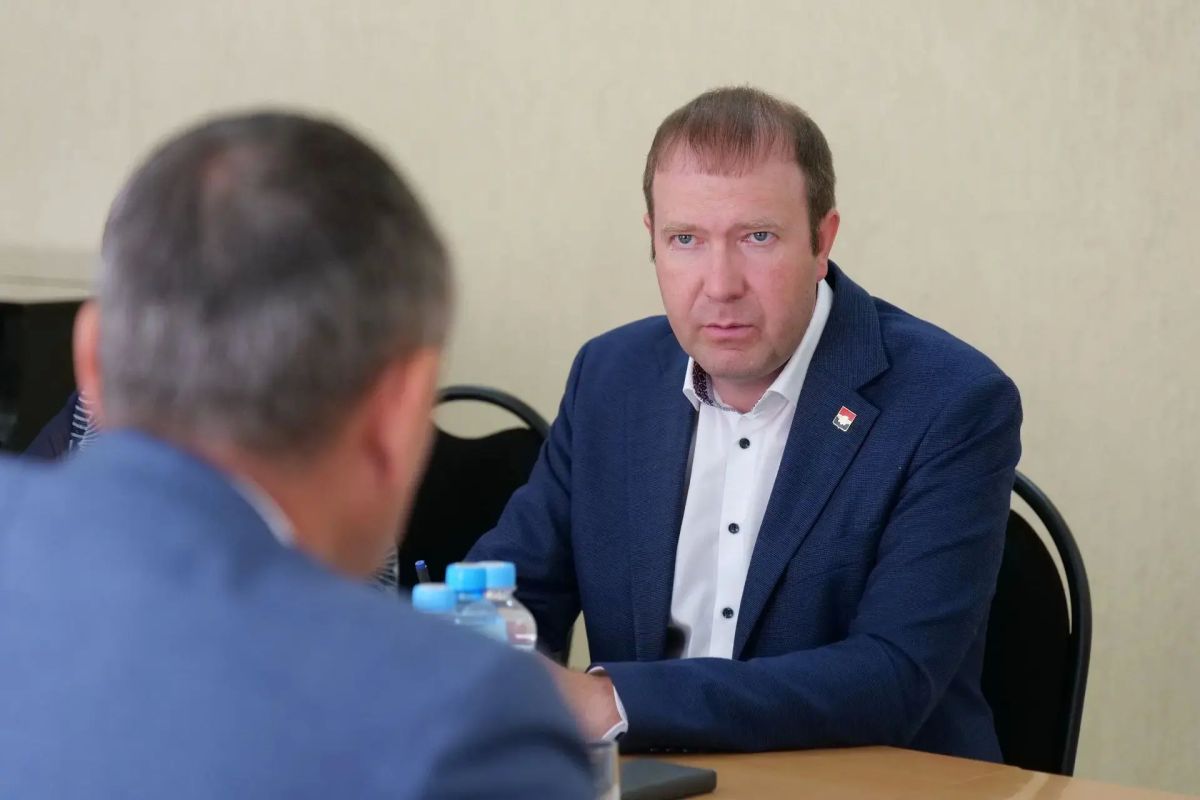 Дмитрий Анисимов: Ягуновский, Пионер, Комиссарово, РТС - встретился с активистами этих территорий города Кемерово Дмитрий Анисимов: Ягуновский, Пионер, Комиссарово, РТС - встретился с активистами этих территорий города Кемерово
