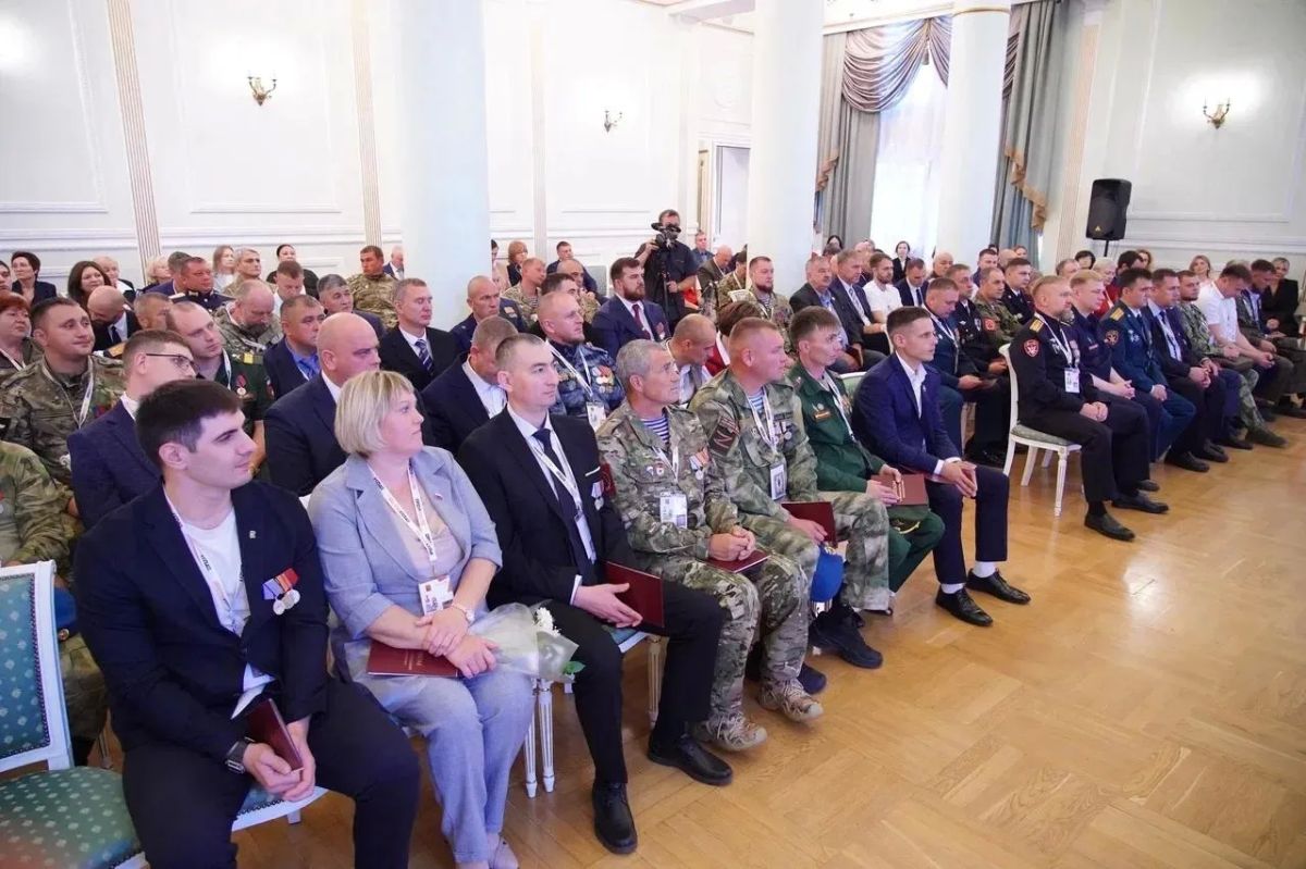 Илья Середюк: Вручили дипломы выпускникам программы «СВОи Герои Илья Середюк: Вручили дипломы выпускникам программы «СВОи Герои