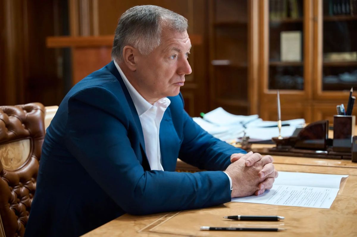 Марат Хуснуллин: Еще одна рабочая встреча - с генеральным директором Большого театра, художественным руководителем и директором Мариинского театра Валерием Абисаловичем Гергиевым Марат Хуснуллин: Еще одна рабочая встреча - с генеральным директором Большого театра, художественным руководителем и директором Мариинского театра Валерием Абисаловичем Гергиевым