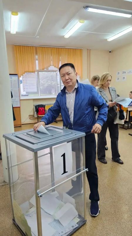 В первый день выборов медики Кузбасса пришли на избирательные участки В первый день выборов медики Кузбасса пришли на избирательные участки