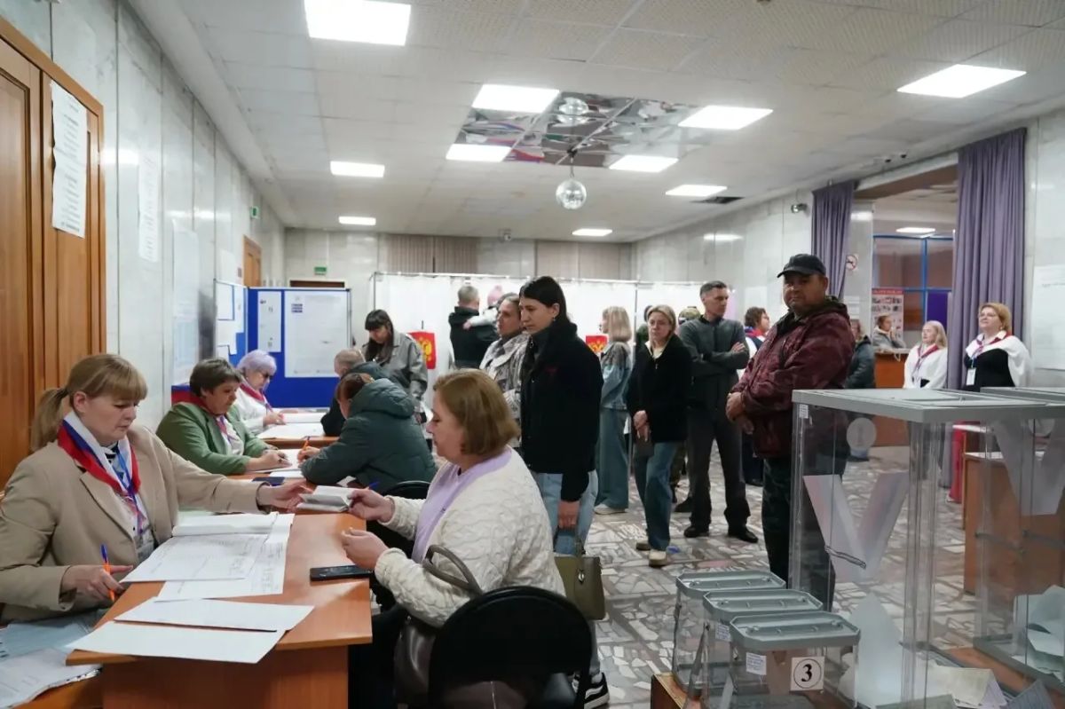 В Кемерове открылись избирательные участки В Кемерове открылись избирательные участки