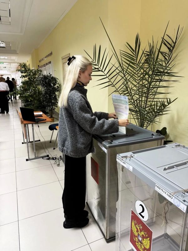 Молодёжь выбирает будущее! Молодёжь выбирает будущее!