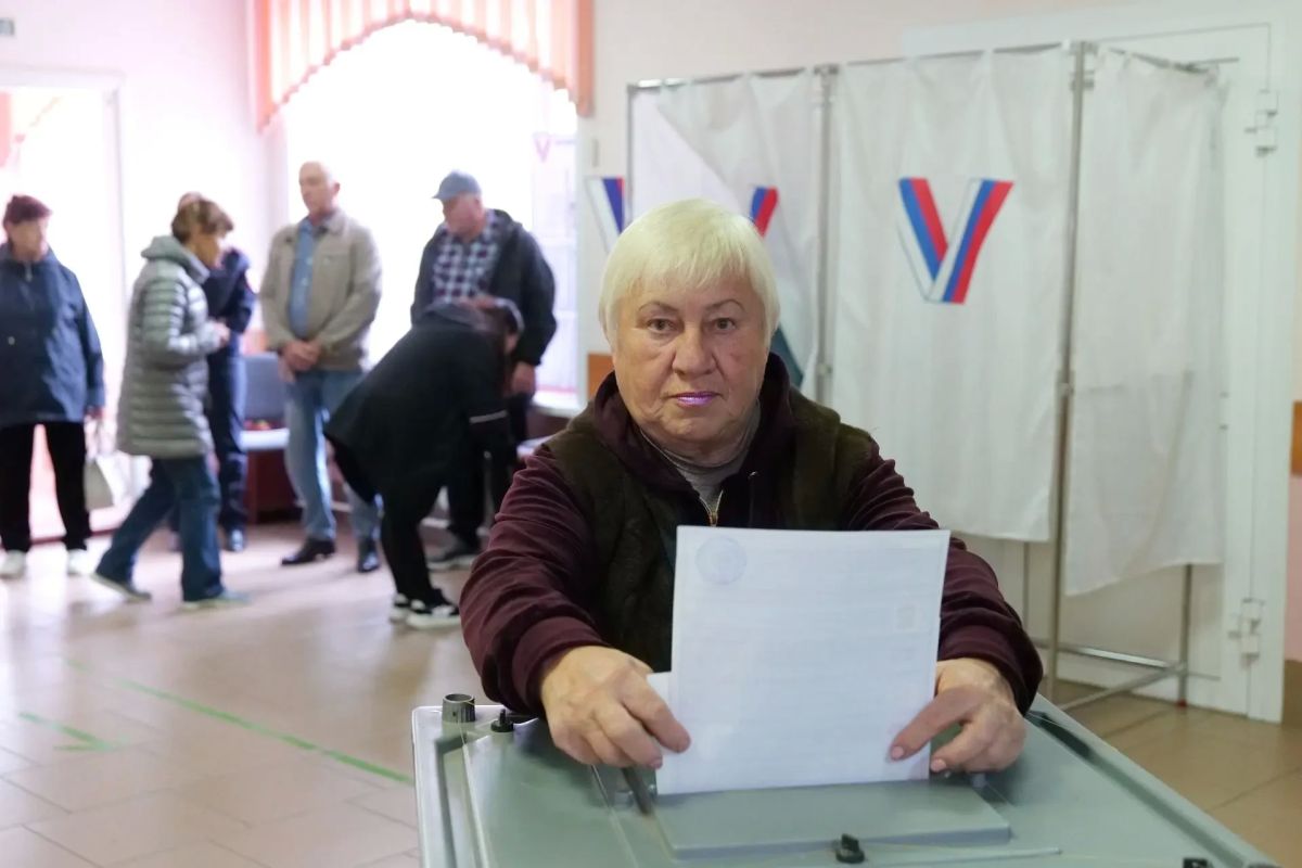 Кемеровчане дружно голосуют семьями и подъездами Кемеровчане дружно голосуют семьями и подъездами
