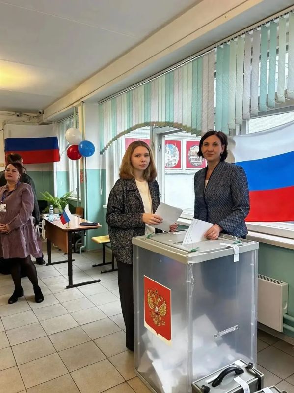 Голосуем семьями!. В Кузбассе завершается первый день голосования на выборах в Государственную Думу Федерального Собрания Российской Федерации девятого созыва Голосуем семьями!. В Кузбассе завершается первый день голосования на выборах в Государственную Думу Федерального Собрания Российской Федерации девятого созыва
