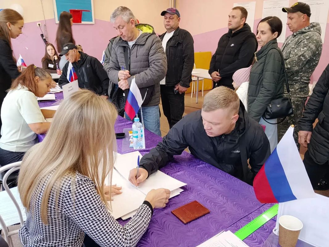 Первый день голосования завершился Первый день голосования завершился