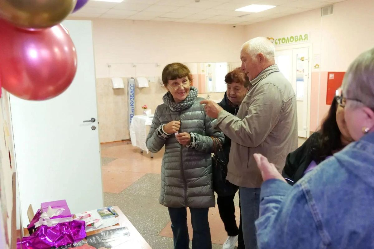 Кемеровчане дружно голосуют семьями и подъездами Кемеровчане дружно голосуют семьями и подъездами