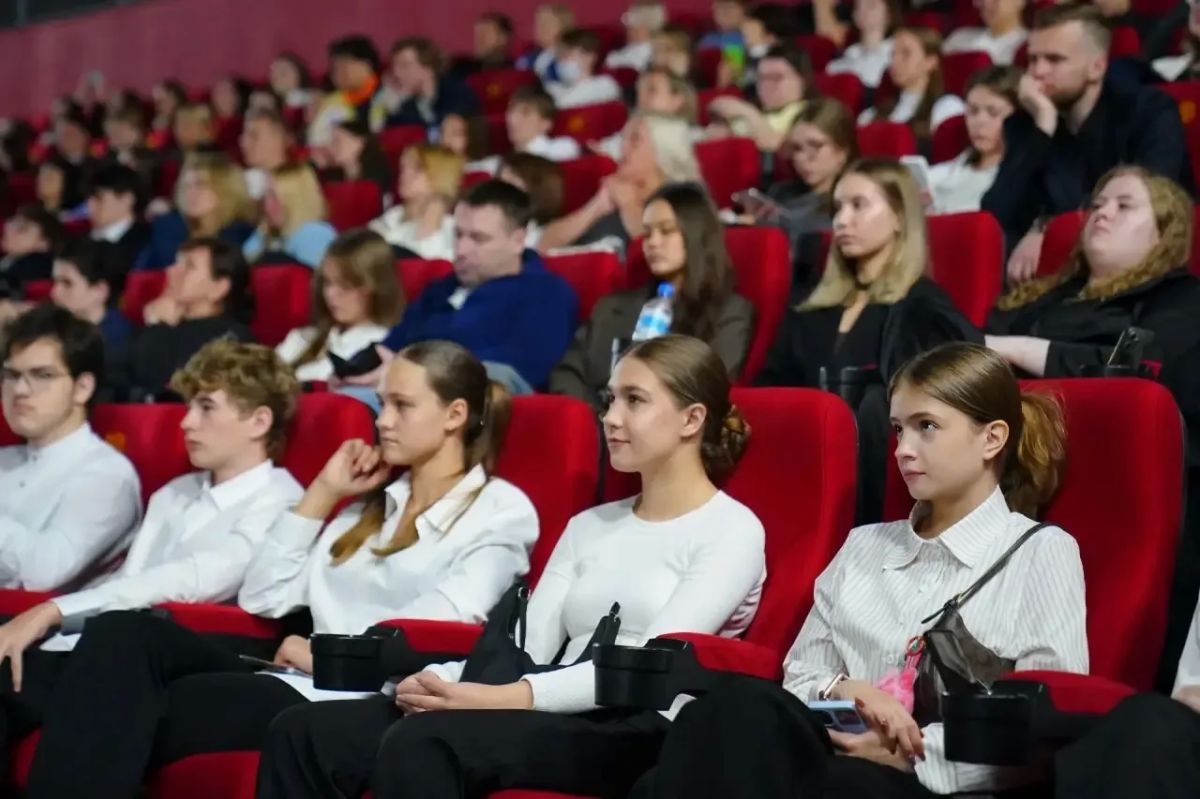 Кузбасс снимает кино!. Губернатор Илья Середюк и глава Института развития интернета Алексей Гореславский на стратсессии «Культурный код Кузбасса» договорились о главном — в регионе появится фестиваль индустриального кино Кузбасс снимает кино!. Губернатор Илья Середюк и глава Института развития интернета Алексей Гореславский на стратсессии «Культурный код Кузбасса» договорились о главном — в регионе появится фестиваль индустриального кино