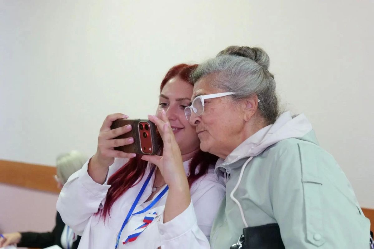 Кемеровчане дружно голосуют семьями и подъездами Кемеровчане дружно голосуют семьями и подъездами