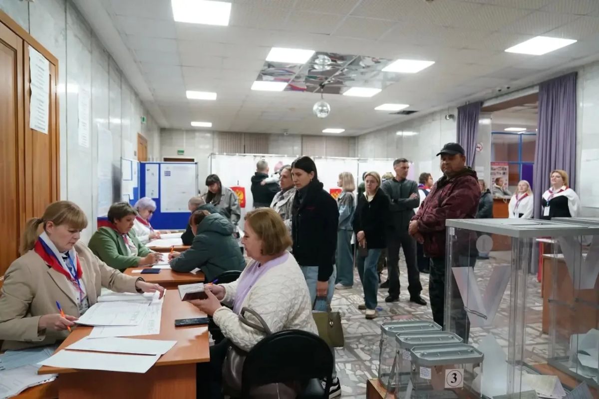 В Кемерове открылись избирательные участки В Кемерове открылись избирательные участки