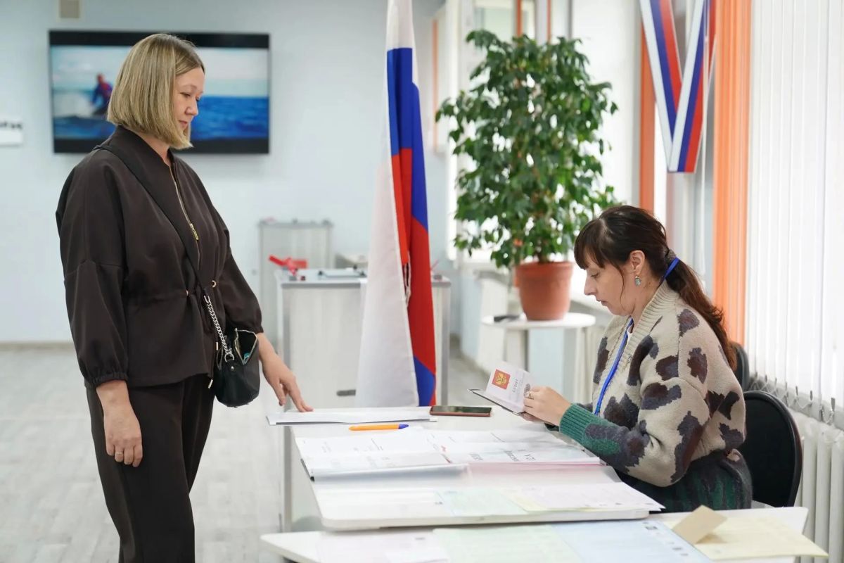 Жительница Кировского района Ольга Тагильцева проголосовала в свой день рождения Жительница Кировского района Ольга Тагильцева проголосовала в свой день рождения