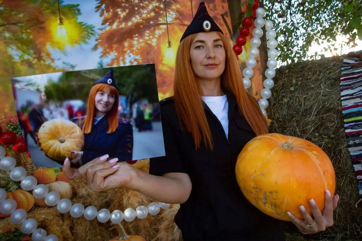 Друзья, в селе Пача на Кузбассе прошёл, пожалуй, самый яркий и красочный фестиваль — и всё благодаря главной героине праздника, солнечной оранжевой тыкве!