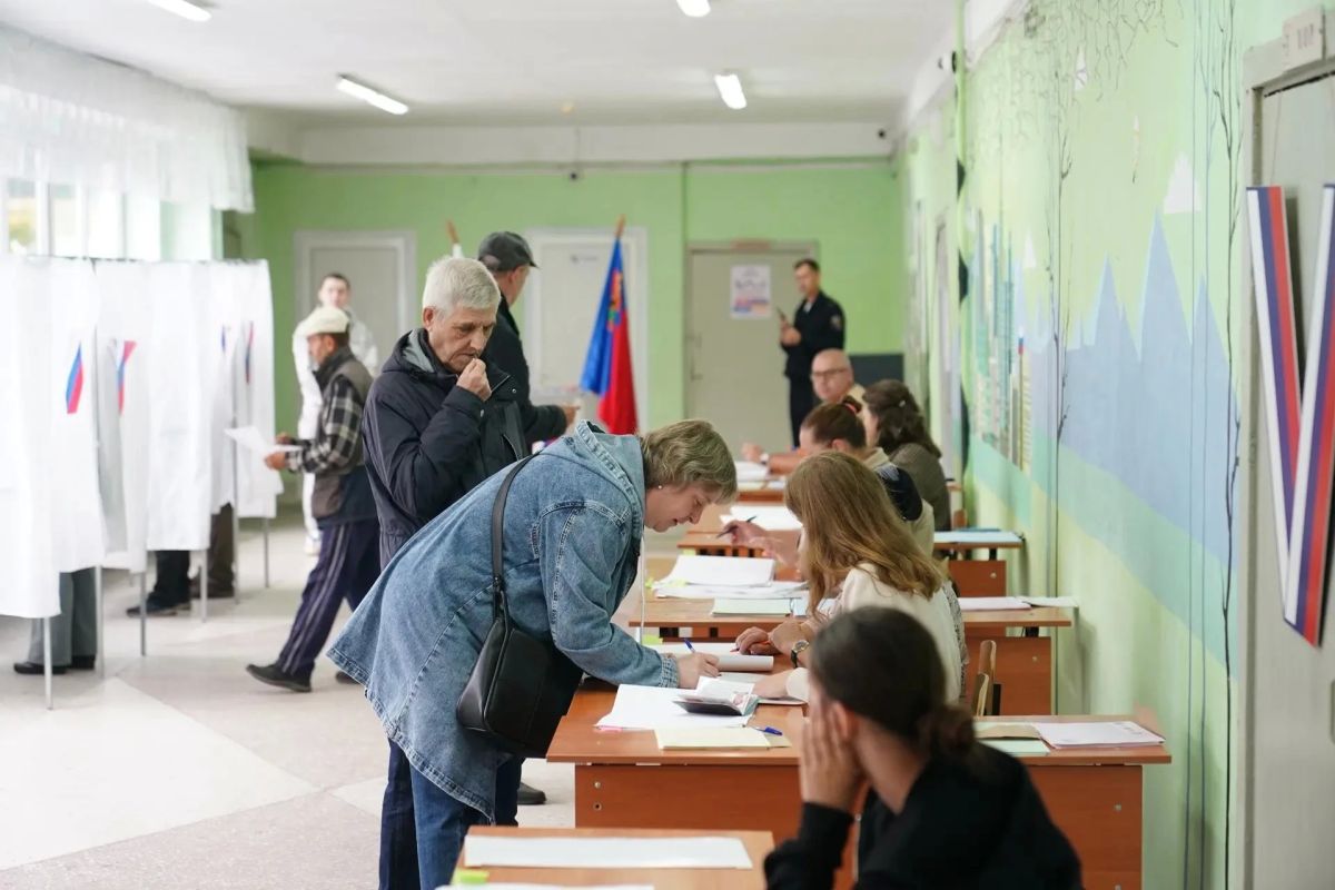 Голосует многонациональный Кемерово Голосует многонациональный Кемерово