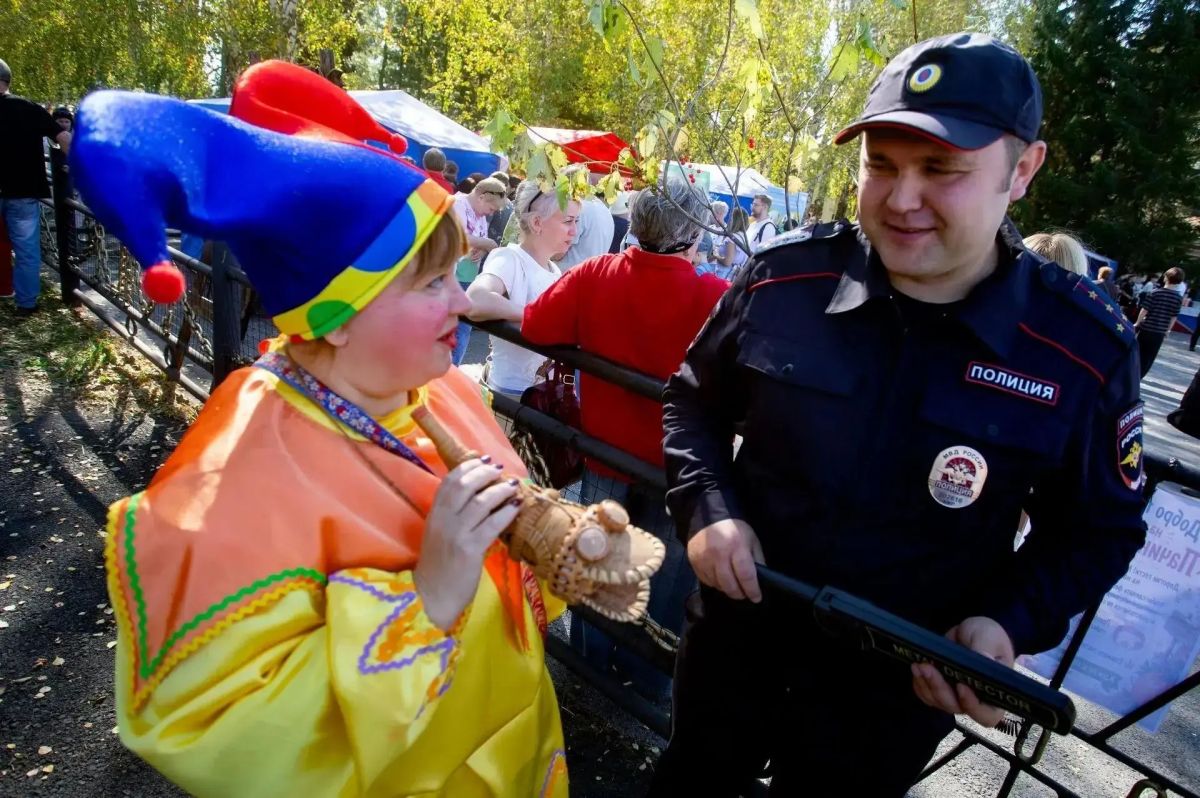 Друзья, в селе Пача на Кузбассе прошёл, пожалуй, самый яркий и красочный фестиваль — и всё благодаря главной героине праздника, солнечной оранжевой тыкве! Друзья, в селе Пача на Кузбассе прошёл, пожалуй, самый яркий и красочный фестиваль — и всё благодаря главной героине праздника, солнечной оранжевой тыкве!