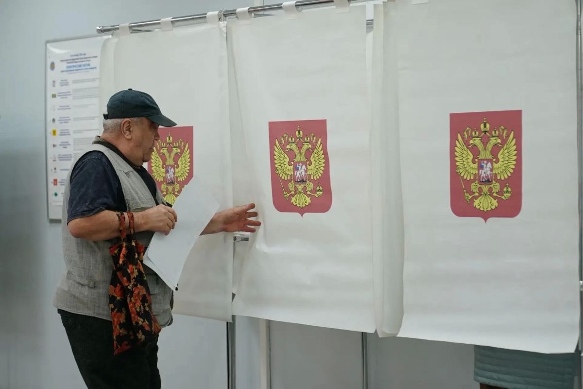 Жительница Кировского района Ольга Тагильцева проголосовала в свой день рождения Жительница Кировского района Ольга Тагильцева проголосовала в свой день рождения