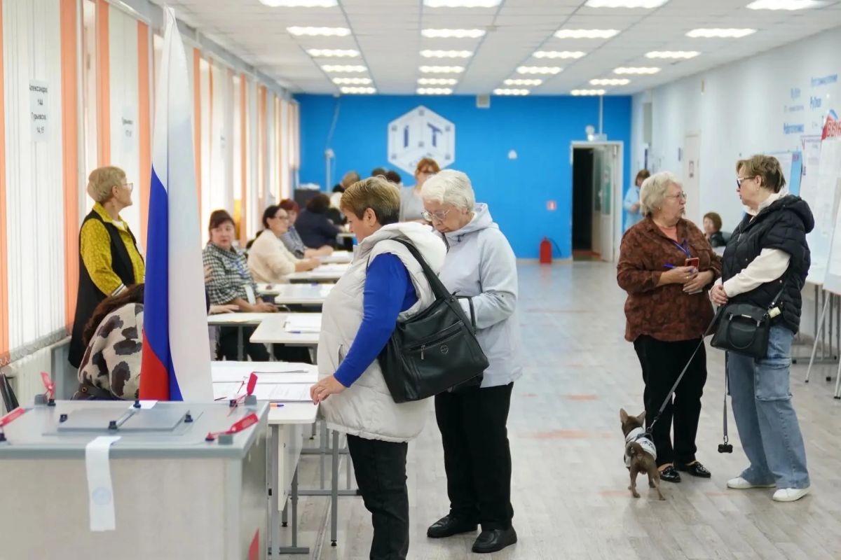 Жительница Кировского района Ольга Тагильцева проголосовала в свой день рождения Жительница Кировского района Ольга Тагильцева проголосовала в свой день рождения