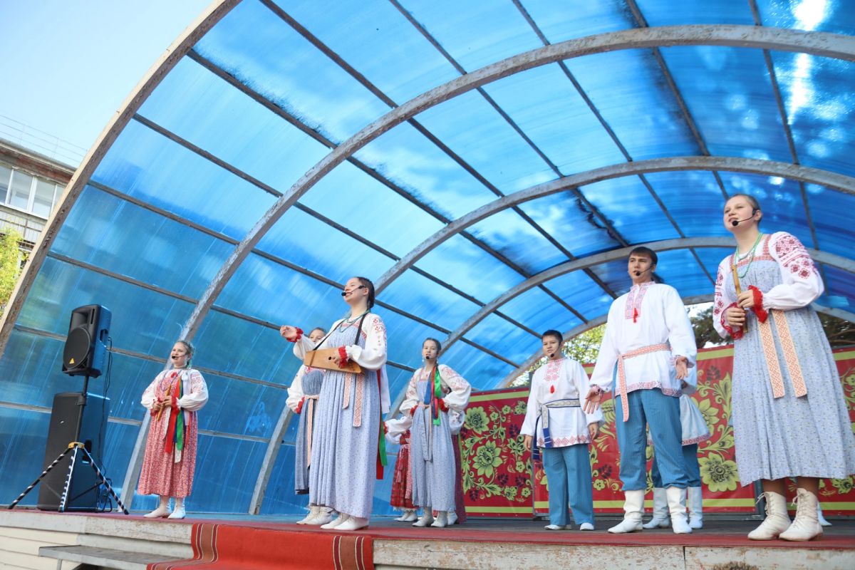 В Кедровке прошёл городской фестиваль-конкурс народного творчества «День кедровой шишки-2026» В Кедровке прошёл городской фестиваль-конкурс народного творчества «День кедровой шишки-2026»