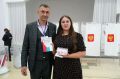 В Кедровке голосуют молодые избиратели: у Софьи Поповой день рождения и первый в жизни выбор