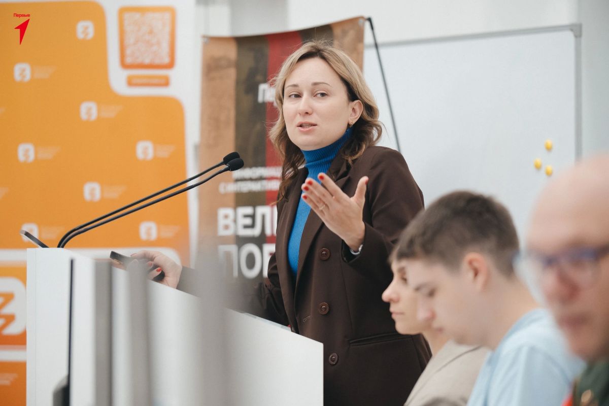 Депутаты Парламента Кузбасса приняли участие в региональном слёте «Хранителей истории» Депутаты Парламента Кузбасса приняли участие в региональном слёте «Хранителей истории»
