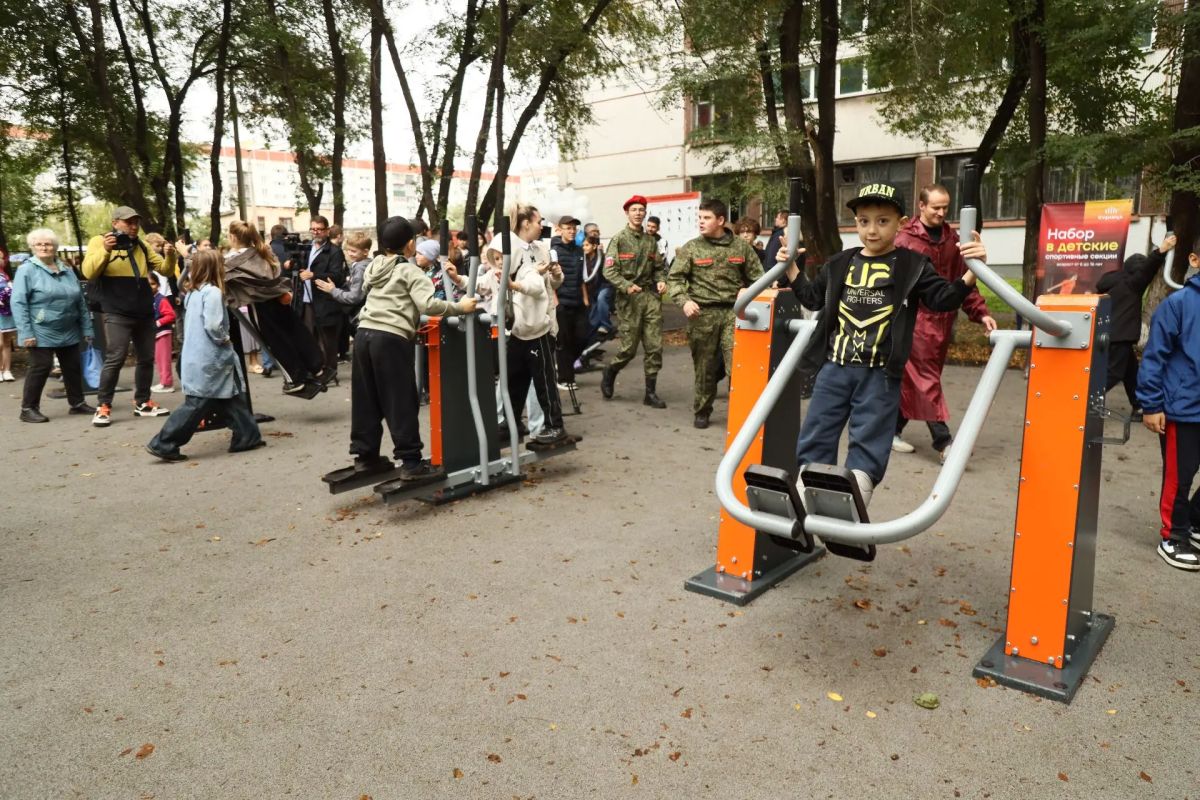 В школе №2 Центрального района состоялось торжественное открытие современной спортивной площадки В школе №2 Центрального района состоялось торжественное открытие современной спортивной площадки