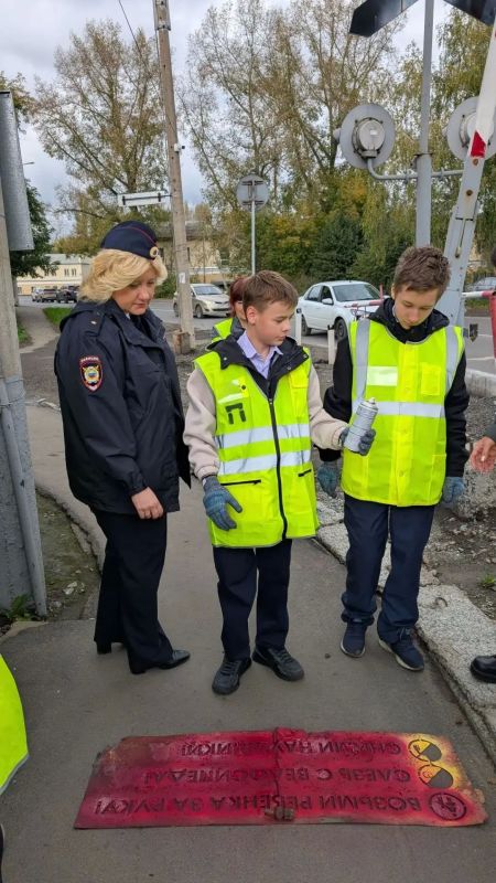 Транспортные полицейские провели профилактическую акцию «Безопасный трафарет»