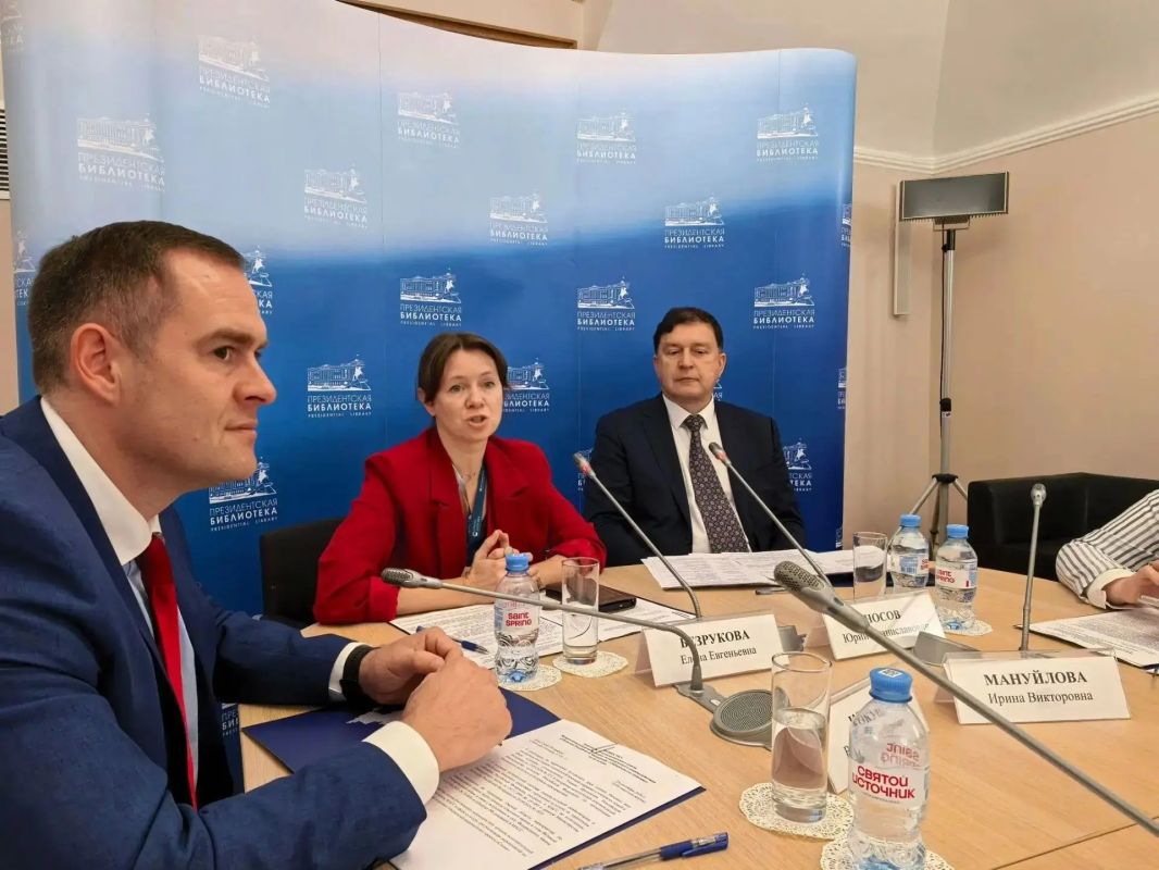 Второй день Международного форума объединённых культур открылся заседанием Координационного совета Межрегиональной ассоциации экономического взаимодействия субъектов Российской Федерации «Сибирское соглашение» по культуре Второй день Международного форума объединённых культур открылся заседанием Координационного совета Межрегиональной ассоциации экономического взаимодействия субъектов Российской Федерации «Сибирское соглашение» по культуре